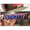 Image 3 : Snickers 24-Count 93g Chocolate Bars with Caramel and Nougat