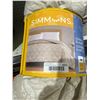 Image 2 : Simmons Queen/Grand Down Alternative Blanket, 249 cm x 234 cm