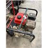 Image 2 : Predator Small Gas Pump