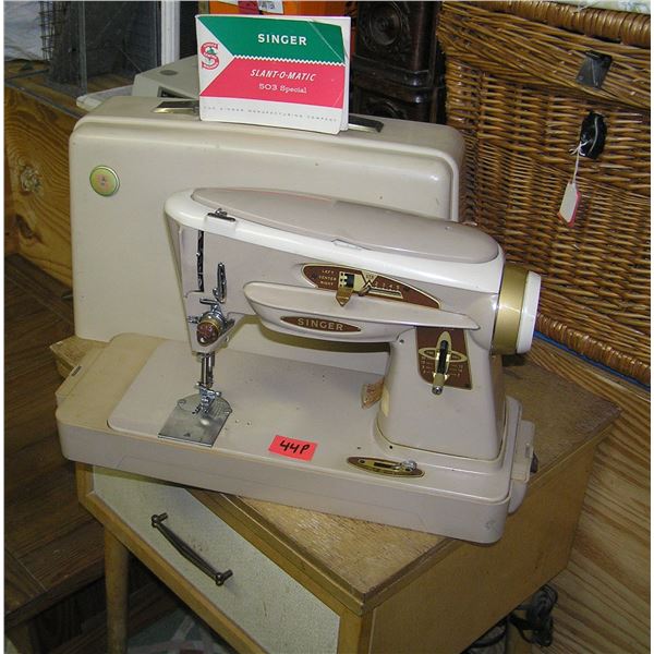 Antique Singer Slant-o-maticsewing machine