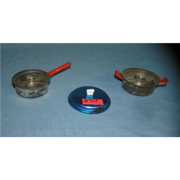 Pair of early all tin kitchenware pieces