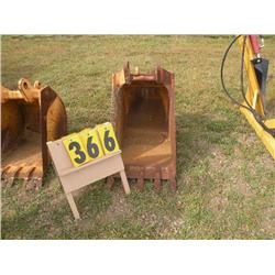 24" backhoe tooth bucket [yellow]