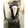 Image 2 : KYMCO MAXER MOBILITY SCOOTER *SHOWROOM DEMO 2km ODO* GLOSSY BLACK