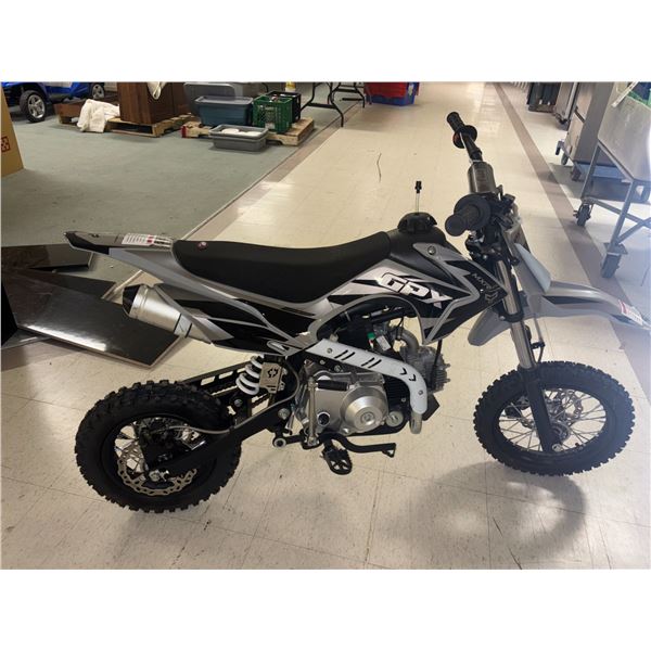 MOTOCROSS GPX MXR110S *STORE DEMO*