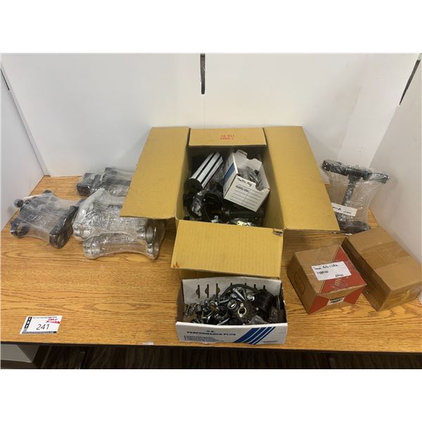 LOT: 100 PIÈCES DE MOTO ASST