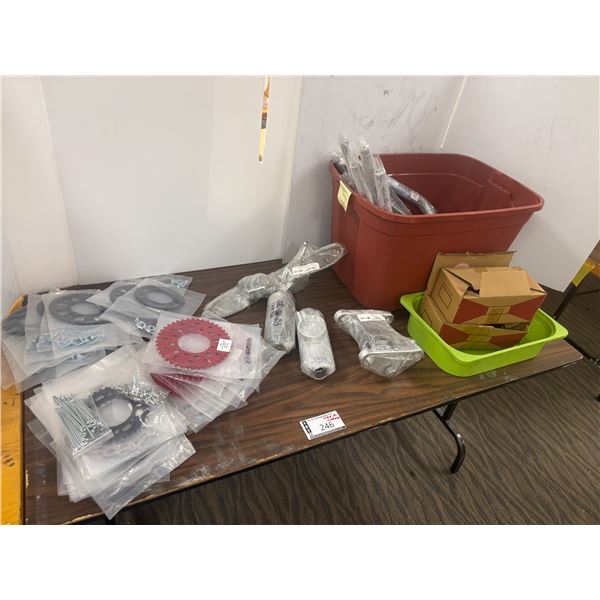 LOT: 40+ PIÈCES DE MOTO ASST