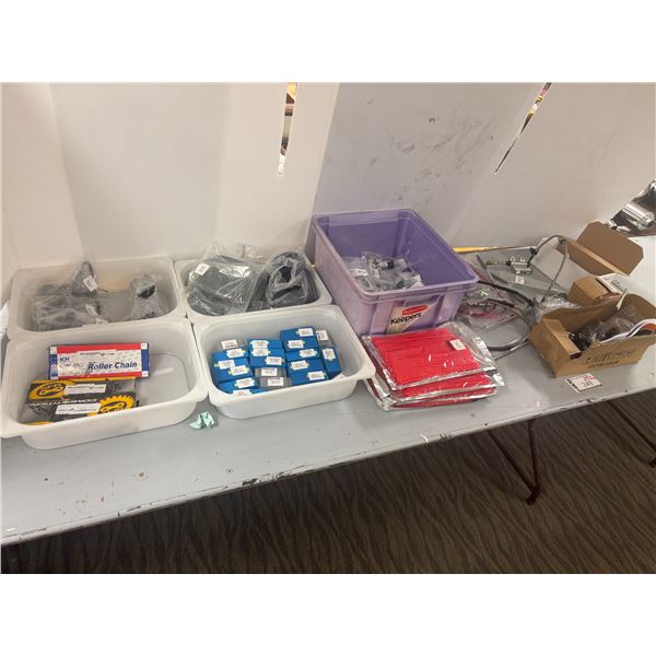 LOT: 100+ PIÈCES DE MOTO ASST