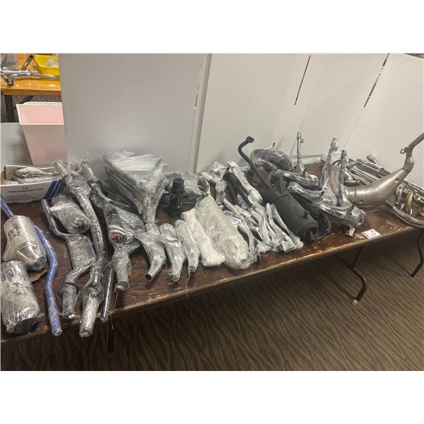 LOT: 50+ PIÈCES DE MOTO ASST