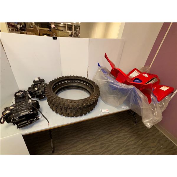 LOT: 6 PIÈCES DE MOTO ASST