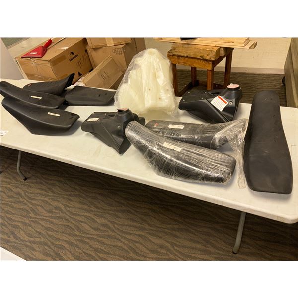 LOT: 10 PIÈCES DE MOTO ASST