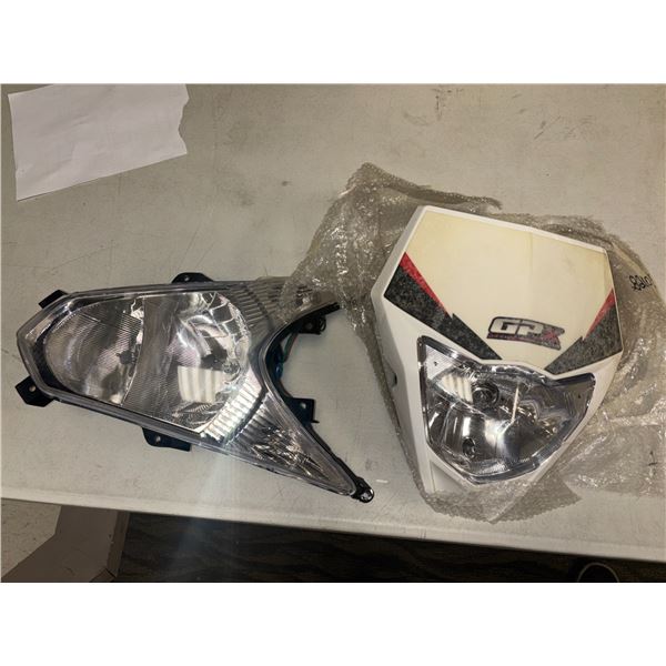 LOT: 2 PHARES DE MOTO ASST