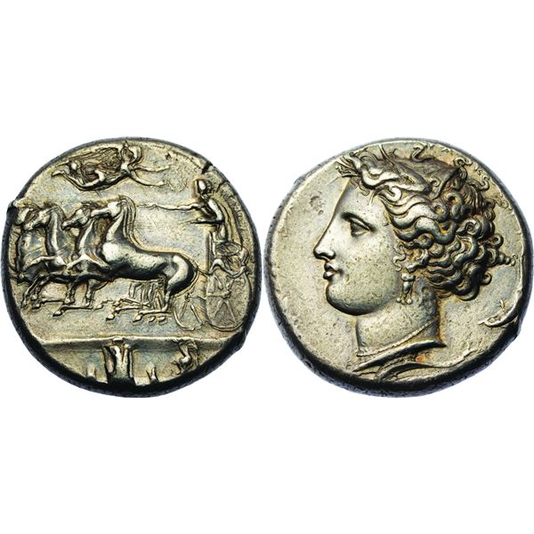 Dionysios I. 405-367 avant J.C.    Décadrachme, Syracuse, AG 43.2 g. Avers : Quadrige à gauche condu