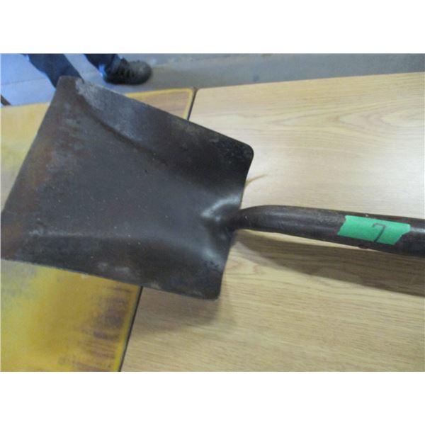 ESTATE:  SQUARE SHOVEL