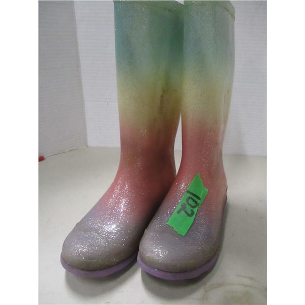 KID'S RUBBER BOOTS (SIZE 13)