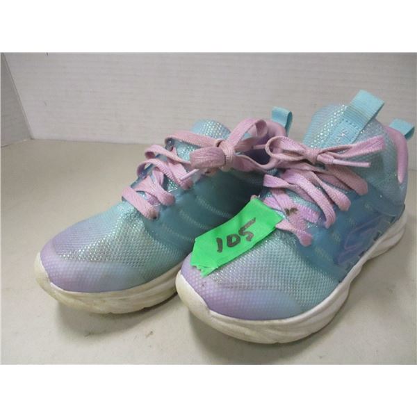 KID'S SNEAKERS (SIZE 12)