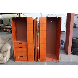 Set of 2 Cabinets