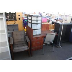 Desk w/ 2 Chairs