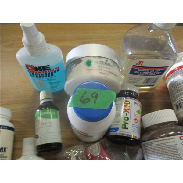 TRAY C/W ASSORTED VITAMINS (PAST DATE - SOLD AS IS)