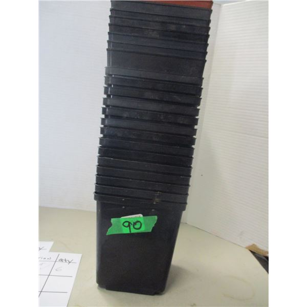 ESTATE:  APPROX. 20 SMALL PLANT POTS