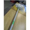Image 1 : ESTATE/NEW:  STRING MOP