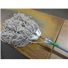 Image 2 : ESTATE/NEW:  STRING MOP