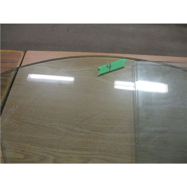 ESTATE:  3 PIECES OF GLASS