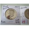 Image 4 : 2 COIN COMPARISON SET - 1977 KENNEDY FIFTY CENT (1 - PROOF & 1 - CIRCULATED)