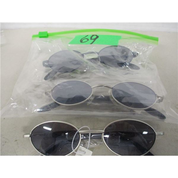 ESTATE/NEW:  BAG C/W 3 PAIR SUNGLASSES