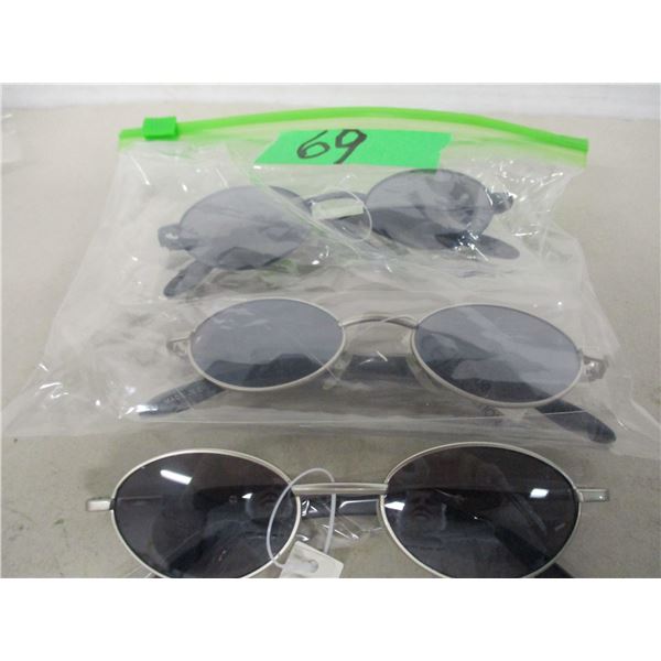 ESTATE/NEW:  BAG C/W 3 PAIR SUNGLASSES
