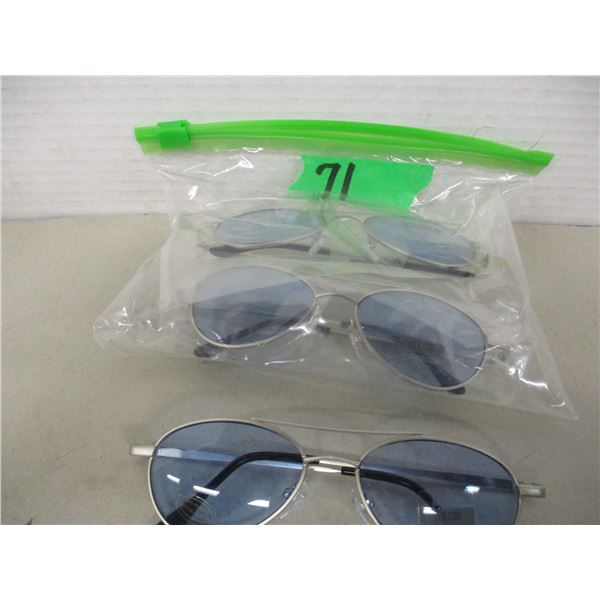ESTATE/NEW:  BAG C/W 3 PAIR SUNGLASSES