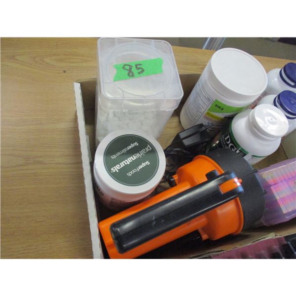 TRAY C/W PEBBLES, ETC???