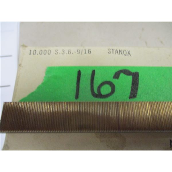 BOX C/W 9/16 STAPLES