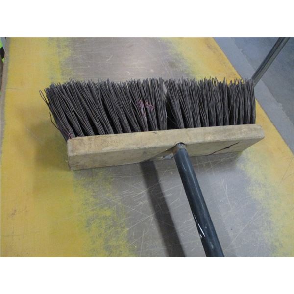 ESTATE:  APPROX. 15" PUSH BROOM