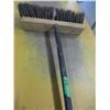 Image 3 : ESTATE:  APPROX. 15" PUSH BROOM