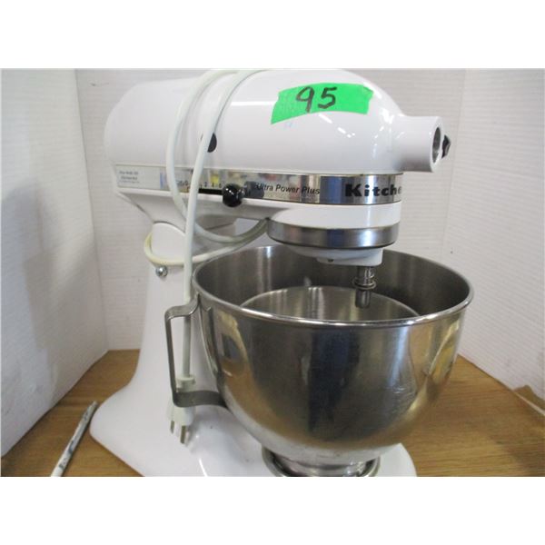 KITCHENMAID MIXER C/W 2 BOWLS (NO BEATERS)