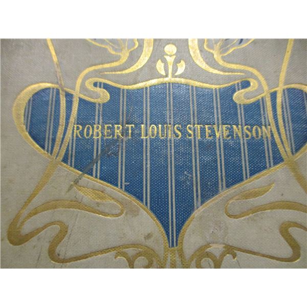 COLLECTABLE:  FLAT C/W OLD BOOKS & MAGAZINES