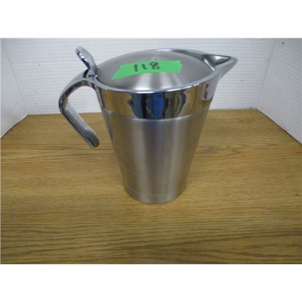 INSULATED PITCHER