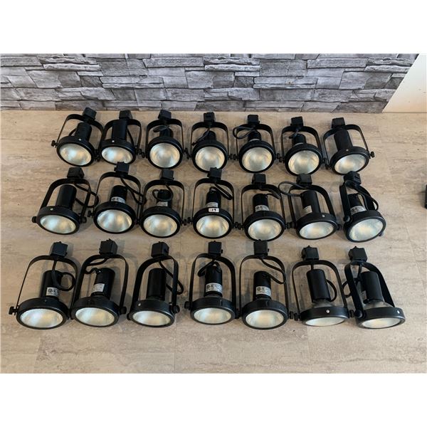 Track Lights Fixtures 21 Units with Bulbs - Work