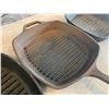 Image 4 : Lot of 3 Cast Iron Pans