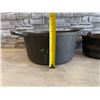 Image 4 : Lot of 2 Cast Iron Pots - Lagostina 7.6L (Bigger Pot)