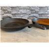 Image 7 : Lot of 2 Lodge Cast Iron Pans