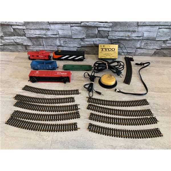 Lot of Vintage TYCO HO Scale Electric Trains - Model Railroad - As-Is - Untested