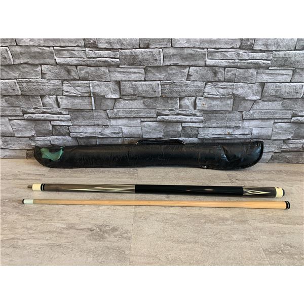 Players 2-Piece Srew In Pool Cue with Case