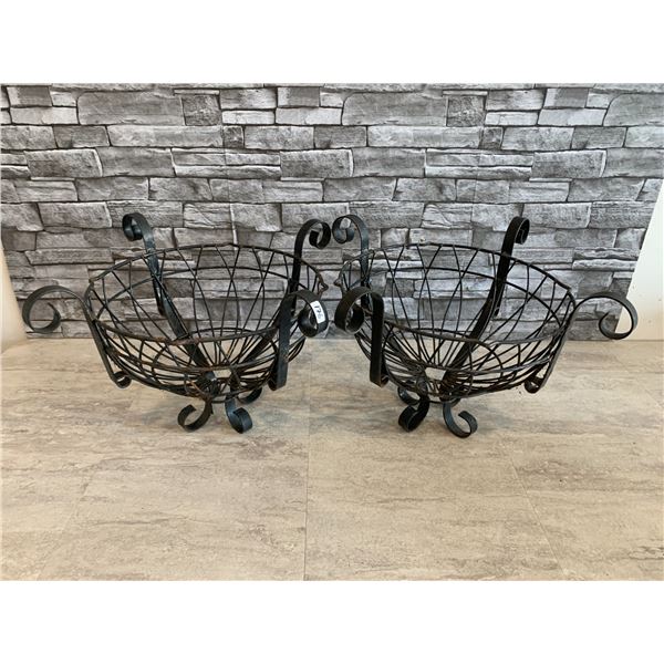 Lot of 2 Deco Planters