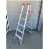 Image 1 : 6FT Folding Aluminum Ladder With Shelf