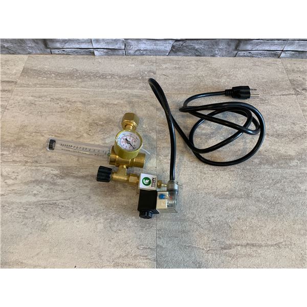 CO2 Regulator Emitter System with Solenoid Valve Flow Meter