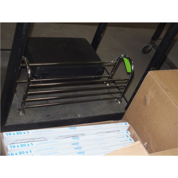 wall mounted bathroom linen / towel rack