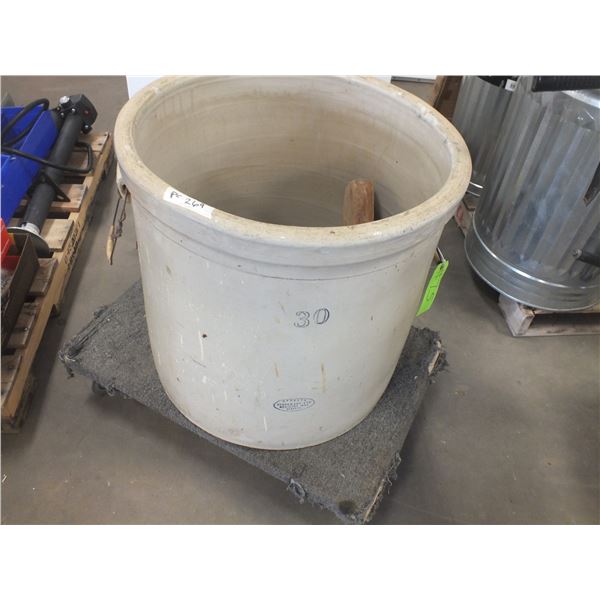 30 Gal Medalta Crock