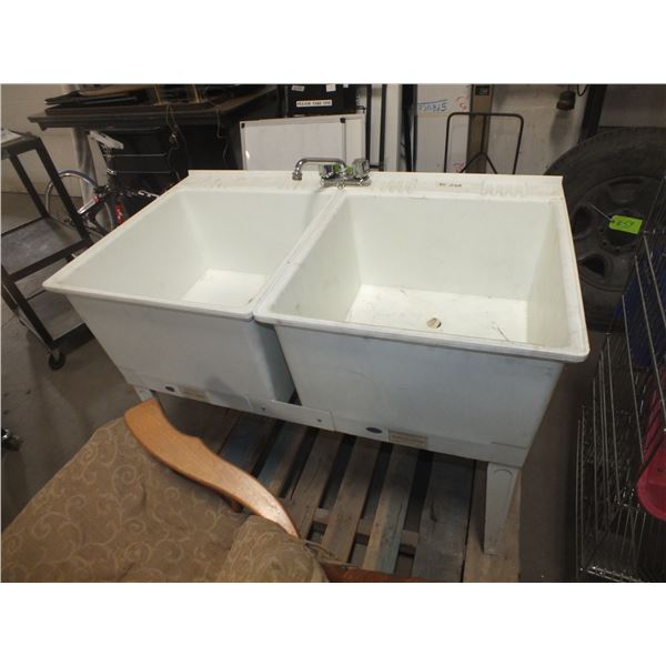 2 Bay Wash Sink