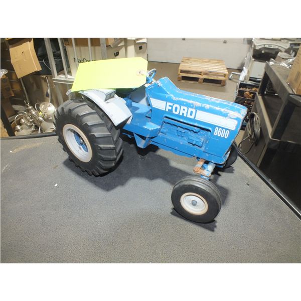 Ford 8600 Metal Tractor